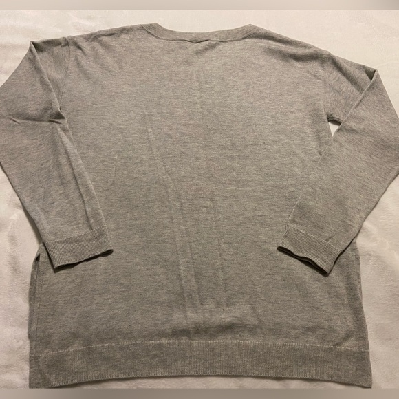 Cute Gap “Heart” sweater - Picture 3 of 7